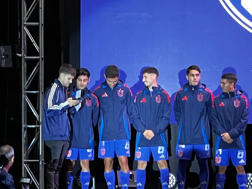 El animador del evento vivió un incómodo momento donde fue salvado por Marcelo Díaz.