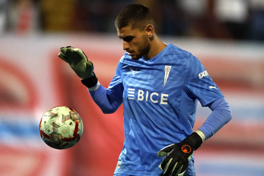 Thomas Gillier maneja una oferta del Bologna y puede irse de Universidad Católica. Foto: Photosport.