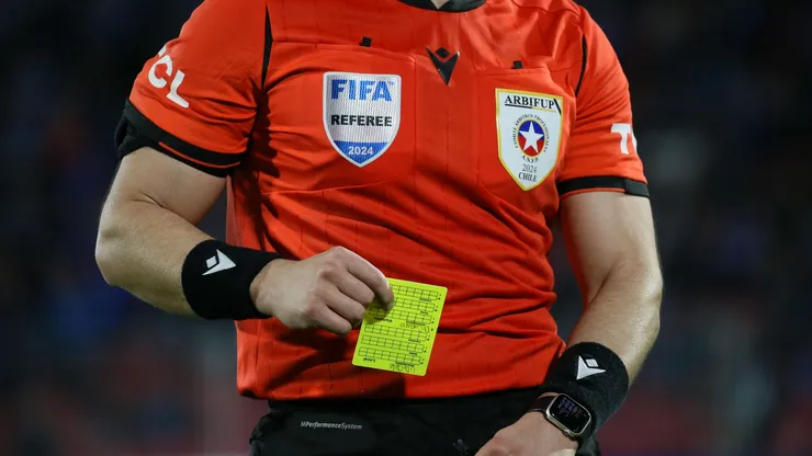 Árbitros pueden unirse a Sifup y paralizar el fútbol chileno.