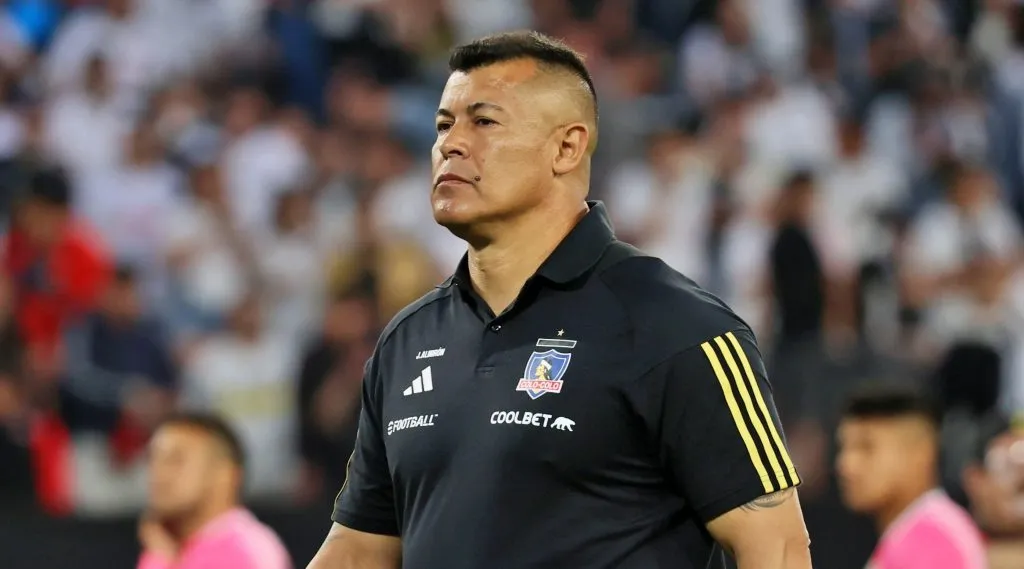 Almirón se mantiene al mando de Colo Colo hasta 2026