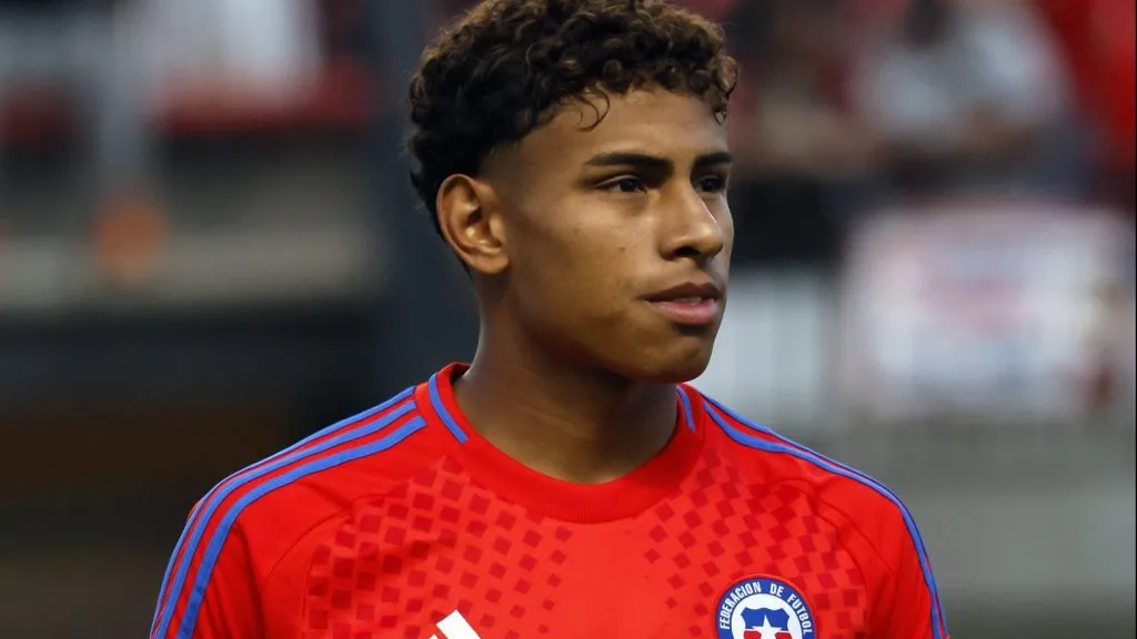 Del cielo al infierno: Rossel se transformó de héroe en la primera fecha, a villano en la segunda.