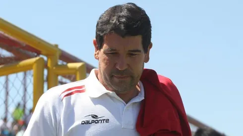 Pesar en el fútbol chileno tras la partida del DT.