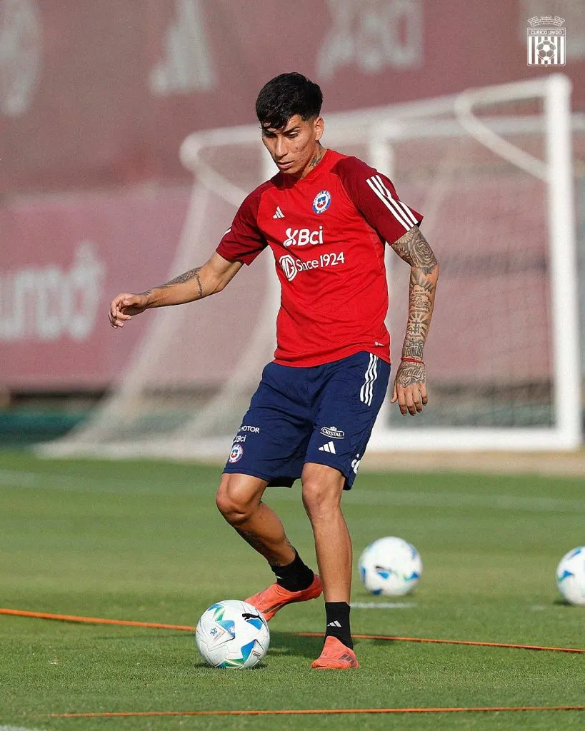El curicano en uno de los entrenamientos con la Roja.