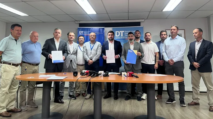 ANFP llegó a acuerdo con el Sifup y comenzará la temporada 2025 del fútbol chileno.