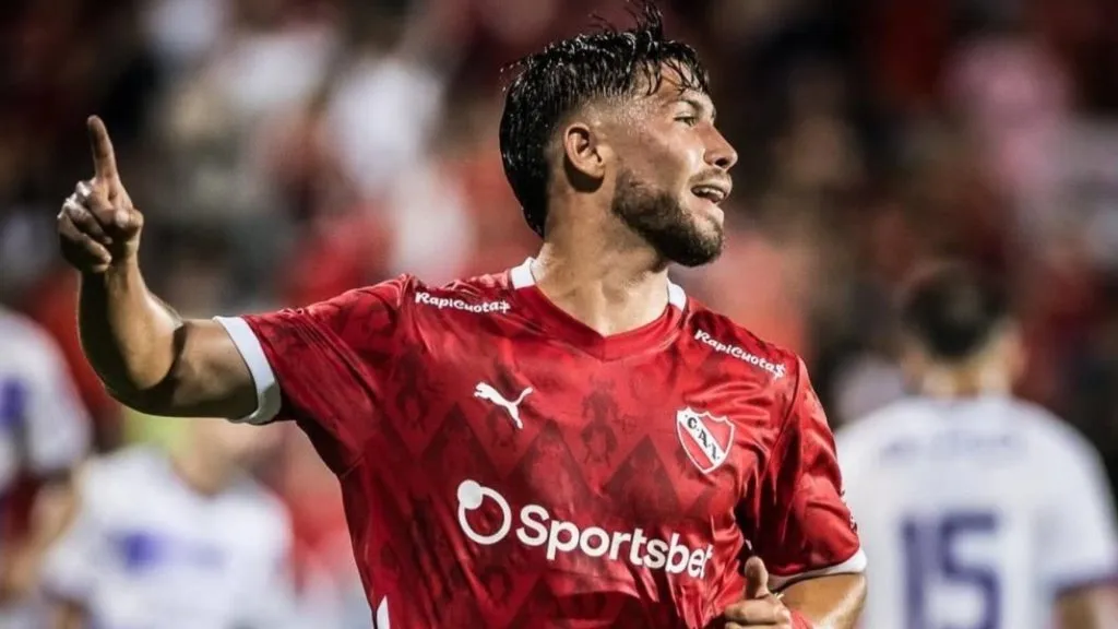 Felipe Loyola vuelve loco a los hinchas de Independiente.