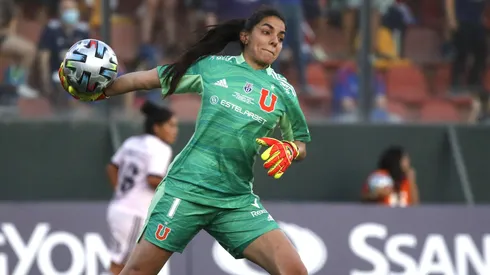 Natalia Campos y cuatro jugadoras dejan U. de Chile