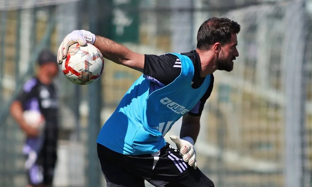 De Paul volvió al arco del Cacique ante Deportes Recoleta. | Foto: Colo Colo.