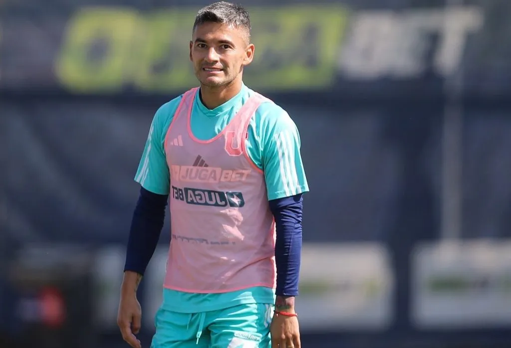 Charles Aránguiz recupera su puesto en U de Chile en el amistoso ante Limache. Foto: U de Chile.