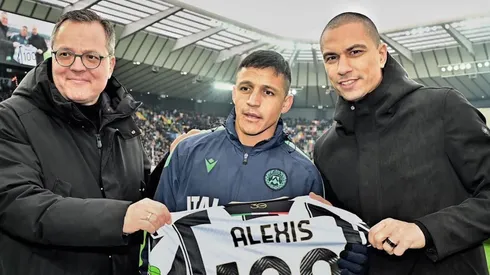 Desbordaba la felicidad en el homenaje de Alexis Sánchez en Údine.