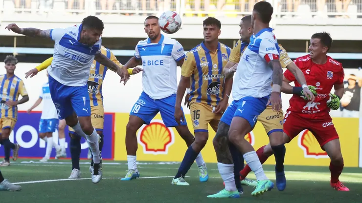 Católica ganó por la mínima a Everton en Copa Chile.