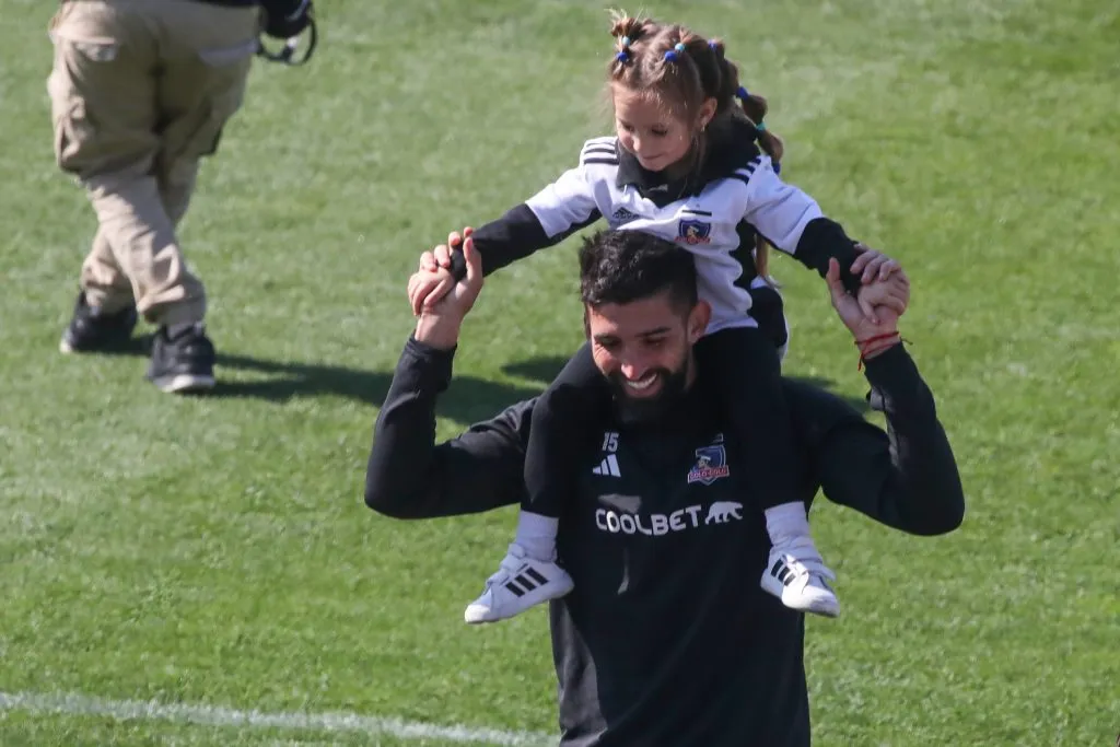 Emiliano Amor volverá con su familia a Chile para jugar en Colo Colo