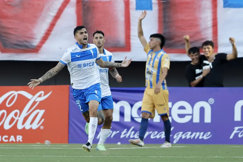La UC derrotó por la cuenta mínima a Everton de Viña del Mar. (Foto: Javier Torres/Photosport)