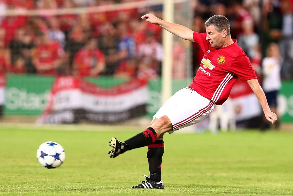 Denis Irwin jugando un partido de leyendas del Manchester United