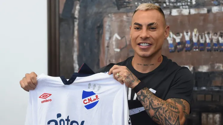 Eduardo Vargas fue presentado en Nacional.