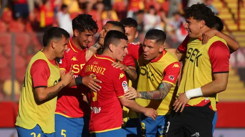 Unión Española se refuerza con todo.