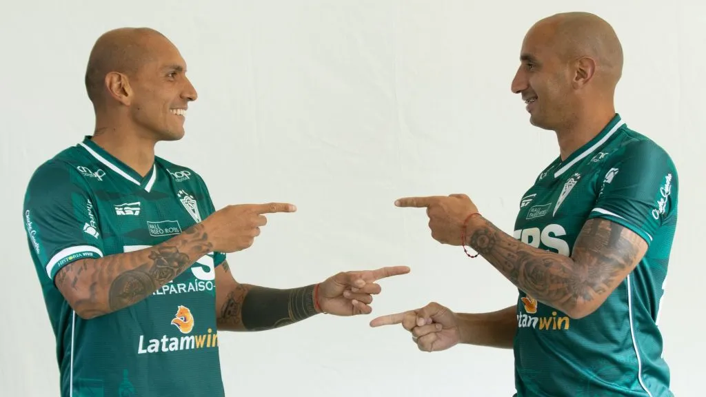 SW festina con sus jugadores.