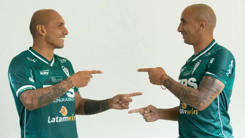 SW festina con sus jugadores.