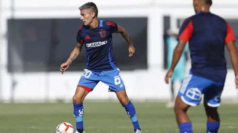 Charles Aránguiz sumó minutos en el amistoso ante Limache.