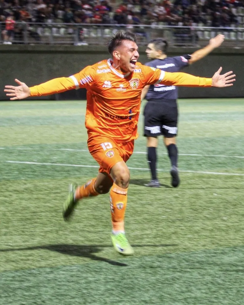 Alex Valdés salvó a Cobreloa y le dio el empate ante Copiapó en la Copa Chile. Foto: Cobreloa.