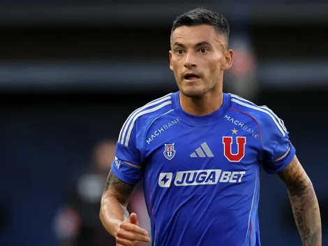 Hinchas de la U celebran el nuevo número de Aránguiz