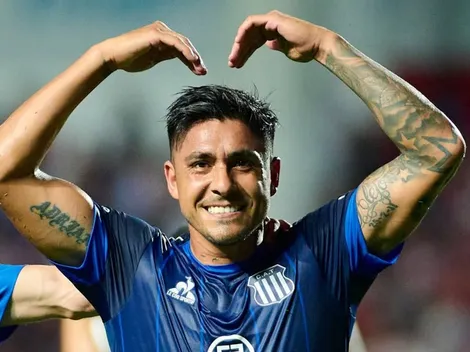 Delantero que sonó en Colo Colo se pierde insólito gol en Argentina