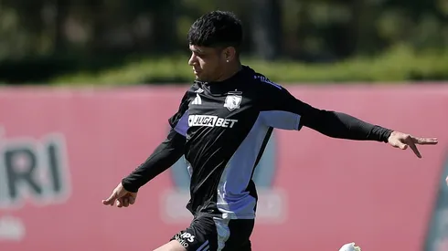 Claudio Aquino será titular esta tarde y llega encendido en Colo Colo.