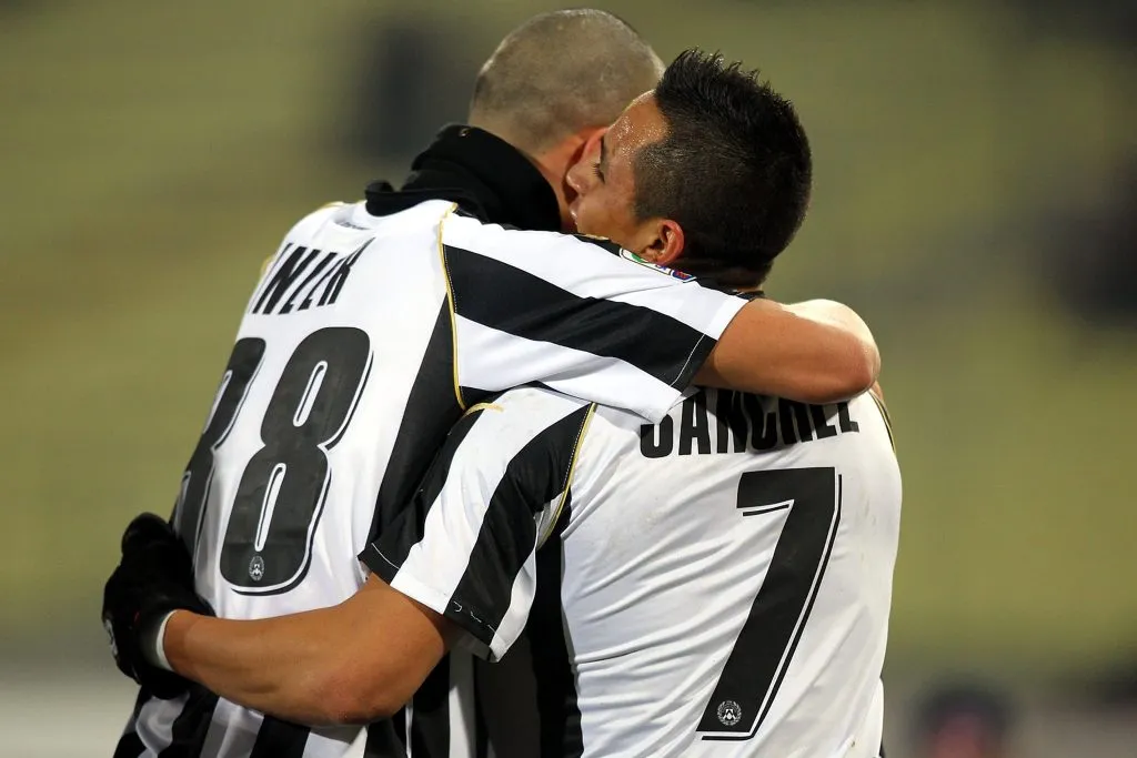 Alexis Sánchez recibió una ola de elogios de Gokhan Inler, uno de sus ex compañeros en Udinese. Foto: Getty Images