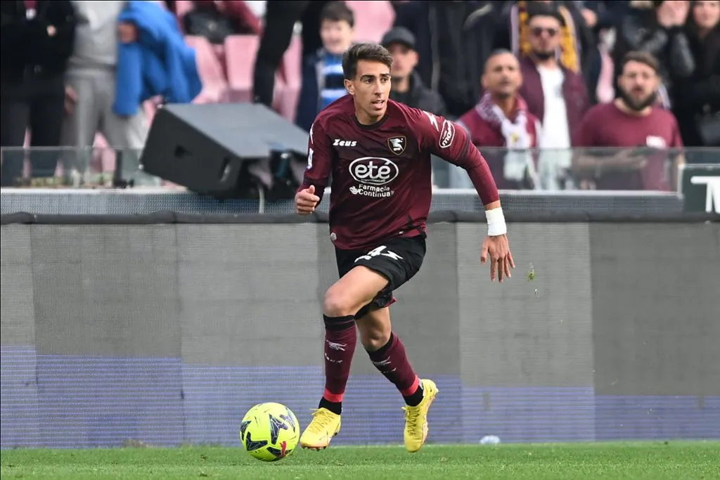 Diego Valencia no se pudo consolidar en Salernitana. Imagen: Getty.