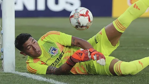 Críticas a Cortés tras el debut de Colo Colo y elogios a Vegas.