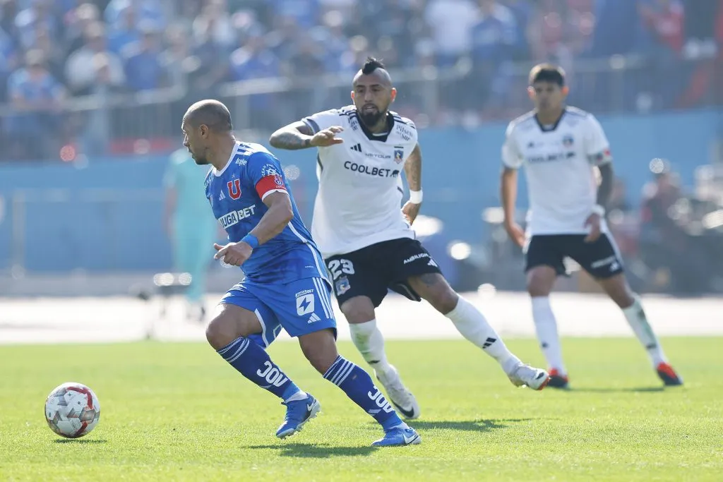 Arturo Vidal y Marcelo Díaz se han visto las caras en los últimos dos Superclásicos, donde han mostrado distancia. Foto: Pepe Alvujar/Photosport