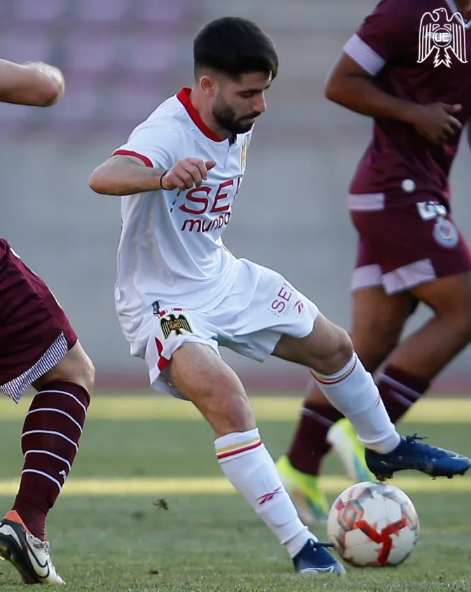 Christian Montes ante Deportes La Serena. (Foto: Unión Española).