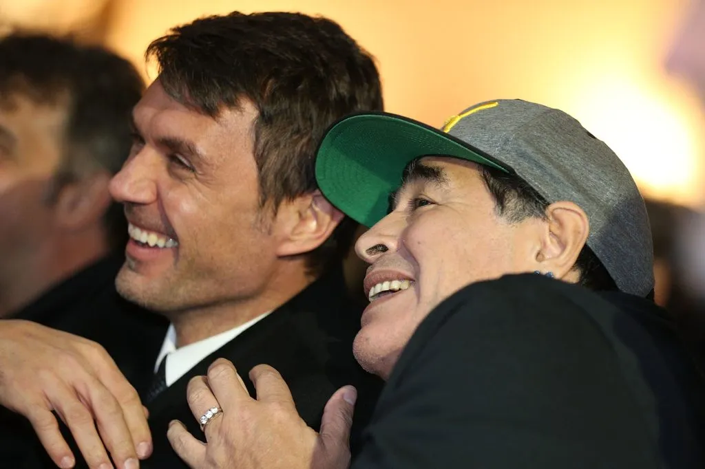 Diego Maradona fue uno de los nombres mencionados por Maldini como parte de los mejores de la historia.  (Foto: Gabriele Maltinti/Getty Images)