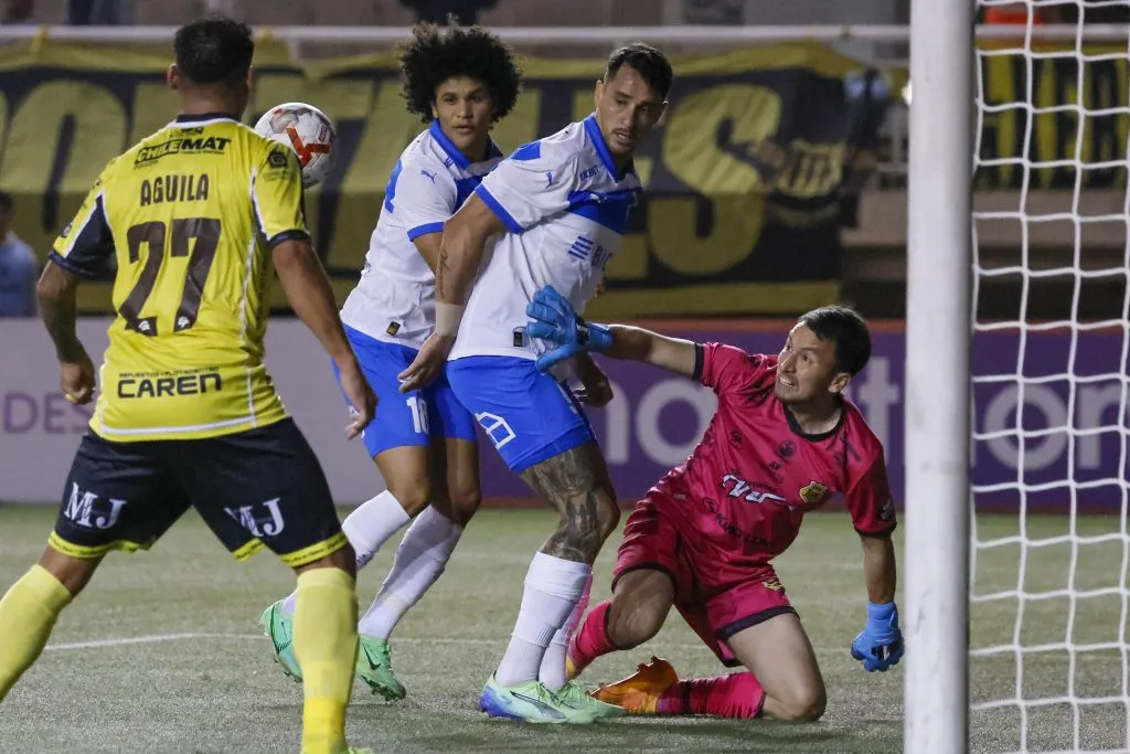 Entre Zampedri y Bello estuvieron a punto de descontar. (Andres Pina/Photosport).