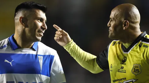 Los jugadores compartieron emotivo momento tras el partido.