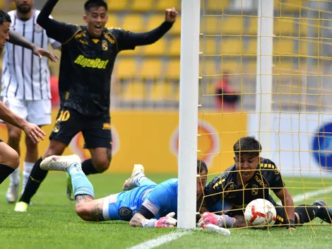 ¡Polémico gol con la mano en el Clásico de la Cuarta Región!