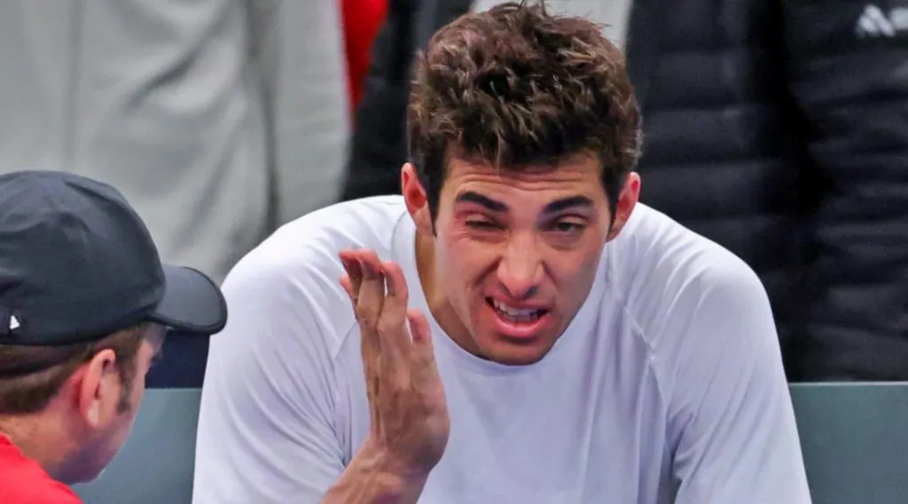 Garin recibió un fuerte golpe en uno de sus ojos.