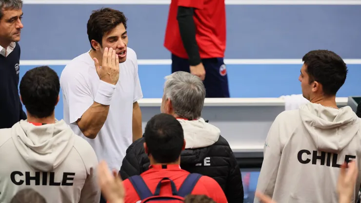 Cristian Garin reclamando tras el golpe que le dio Bergs.