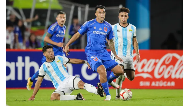 Rodrigo Contreras sumó sus primeros minutos con la U.