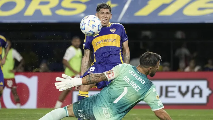 Carlos Palacios anotó su primer gol en Boca.