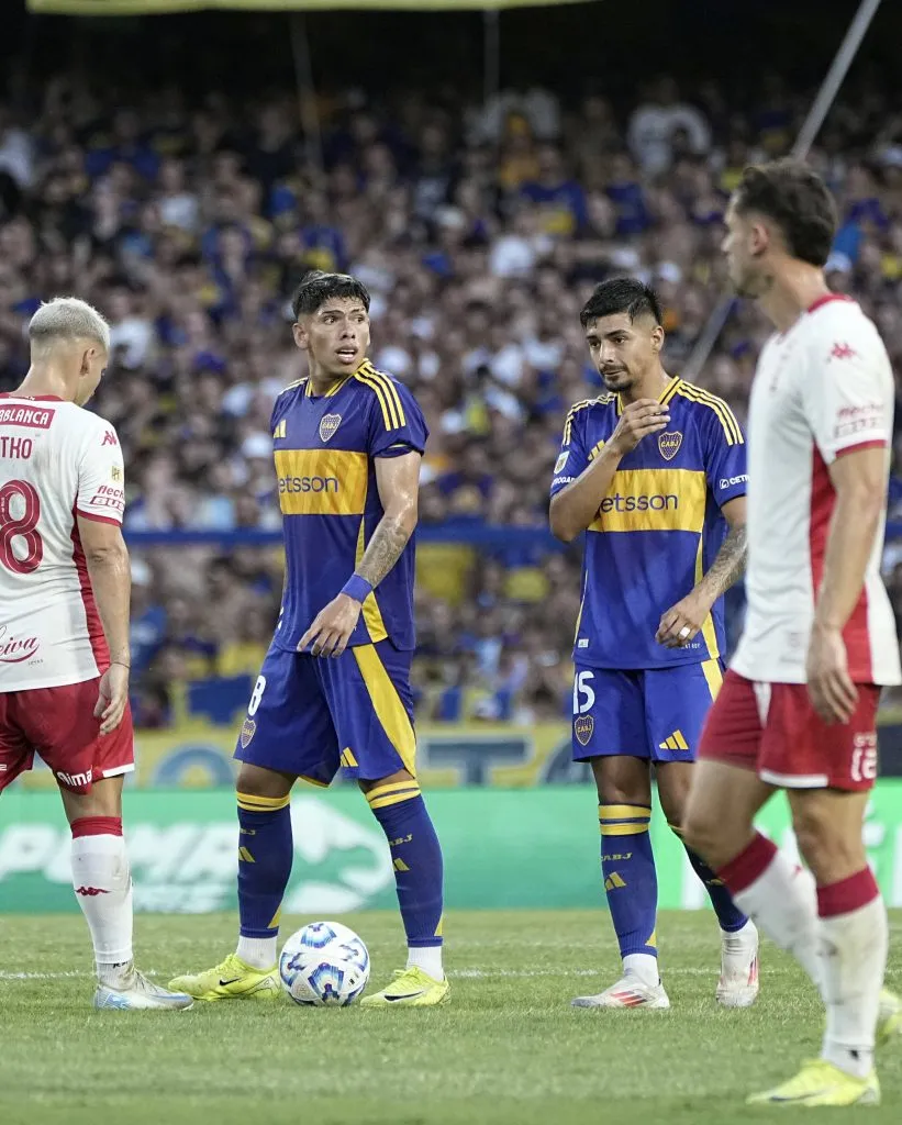 Carlos Palacios y Williams Alarcón fueron titulares en Boca ante Huracán. (Javier Garcia Martino Prensa CABJ).