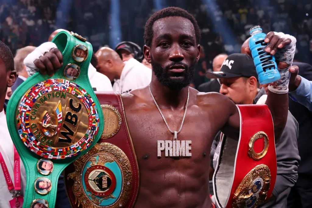 Terence Crawford celebra tras derrotar a Errol Spence Jr. el 29 de julio de 2023 (Getty Images).