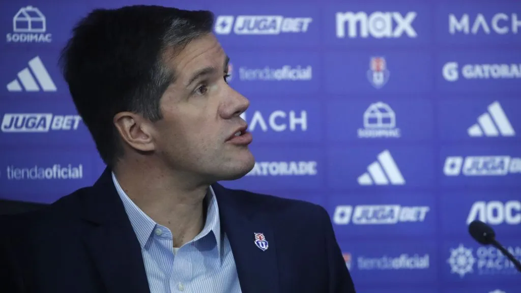 Michael Clark vuelve a la carga por las acciones de Azul Azul y la U.