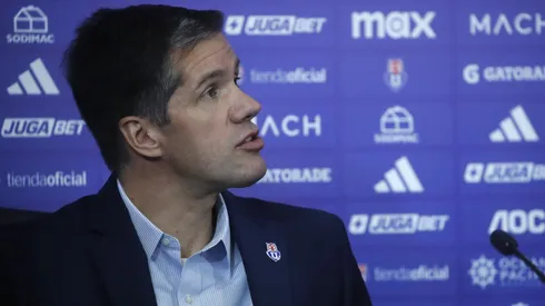 Michael Clark vuelve a la carga por las acciones de Azul Azul y la U.