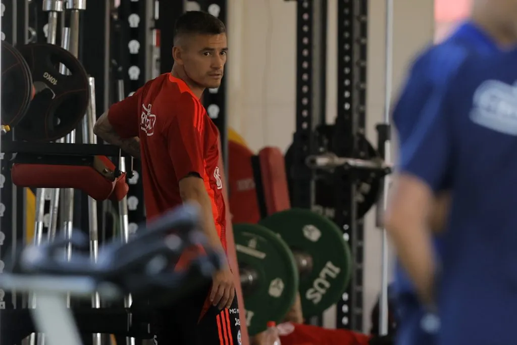 Charles Aránguiz fue liberado de la selección chilena y su lugar lo tomará Javier Altamirano. Foto: Photosport.