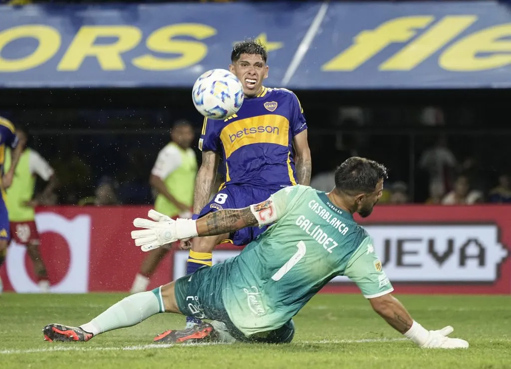 Así definió Carlos Palacios ante Hernán Galíndez. (Foto: Javier Garcia Martino – Prensa CABJ).