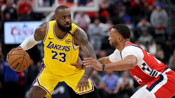 LeBron James podría cambiar de equipo
