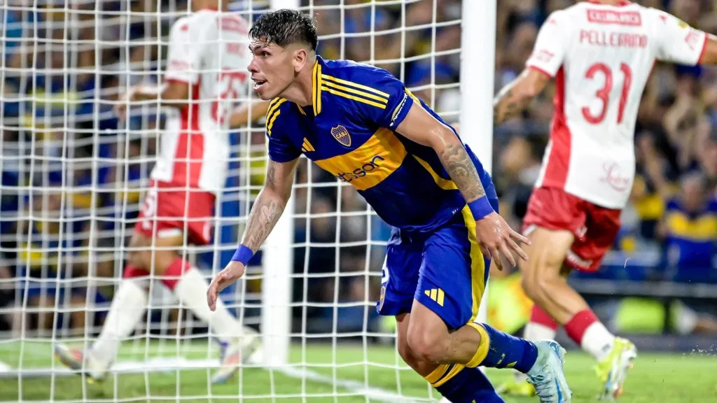 Carlos Palacios le da un respiro a Boca Juniors tras sus problemas de salud. Foto: Getty Images.