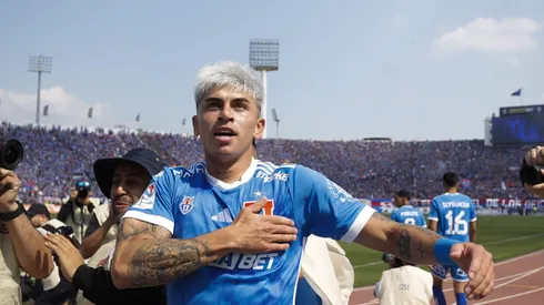 Maxi Guerrero festeja un gol que le anotó a Everton en el Nacional.