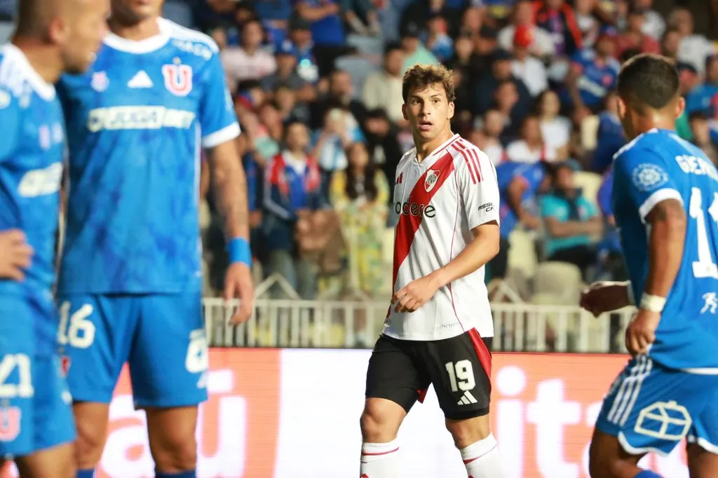 Gonzalo Tapia en River Plate durante el amistoso contra la U. (Foto: Photosport)
