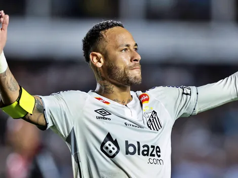 Neymar vuelve a jugar en el Santos y casi marca un megagolazo
